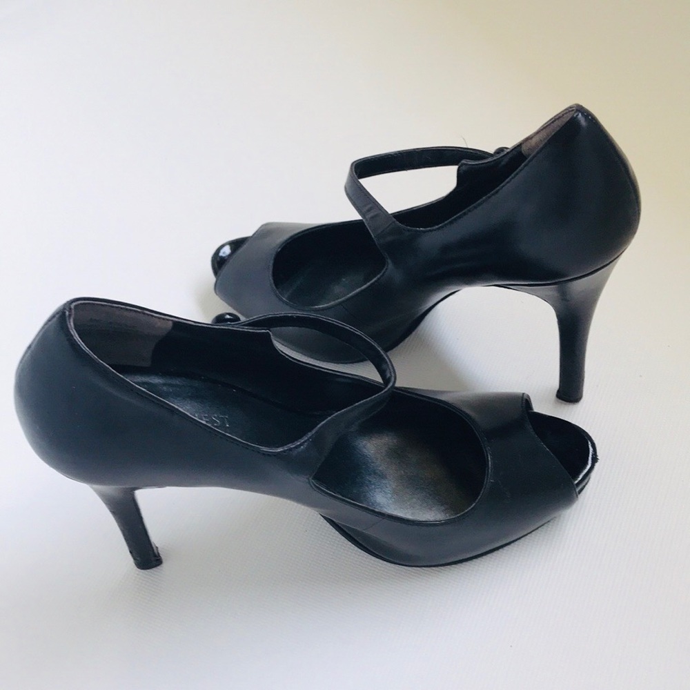 Nine West Black 4.25” Peep Toes